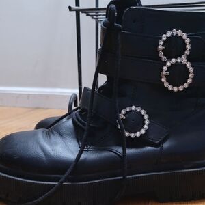 Zara Girls Faux Leather Black Boots Size 34. Equivelent To Size 2.5 -3 Kids.